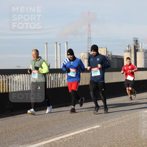 03.10.2025 - Köhlbrandbrückenlauf Lena Gebhardt http://msf.ph/oto/9132973 03.10.2025 09:50:52 Position 2 3119, 3121, 3120 meine-sportfotos.de