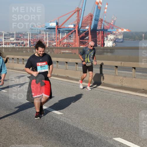 03.10.2025 - Köhlbrandbrückenlauf Yannick Fuchs http://msf.ph/oto/9132980 03.10.2025 09:05:24 Position 2 2178, 2179 meine-sportfotos.de