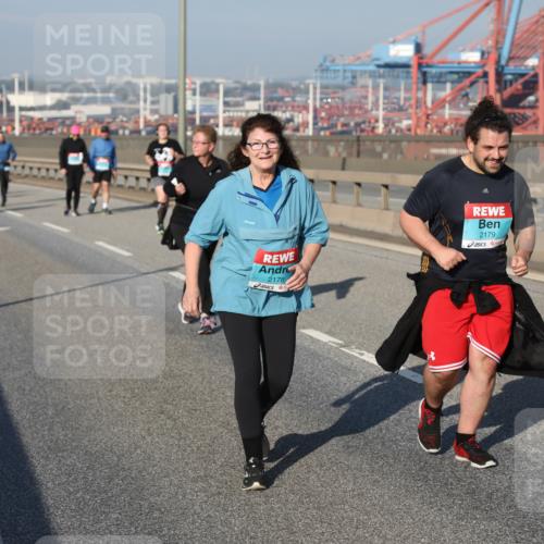03.10.2025 - Köhlbrandbrückenlauf Yannick Fuchs http://msf.ph/oto/9132989 03.10.2025 09:05:25 Position 2 2178, 2179 meine-sportfotos.de