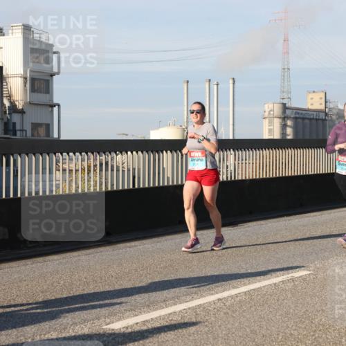 03.10.2025 - Köhlbrandbrückenlauf Lena Gebhardt http://msf.ph/oto/9133017 03.10.2025 09:50:55 Position 2 2734 meine-sportfotos.de