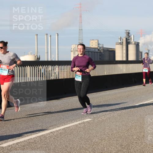 03.10.2025 - Köhlbrandbrückenlauf Lena Gebhardt http://msf.ph/oto/9133019 03.10.2025 09:50:56 Position 2 2731, 34 meine-sportfotos.de