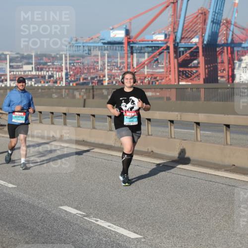 03.10.2025 - Köhlbrandbrückenlauf Yannick Fuchs http://msf.ph/oto/9133031 03.10.2025 09:05:31 Position 2  meine-sportfotos.de