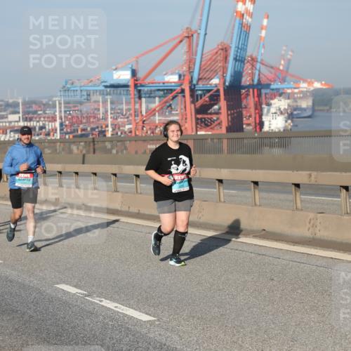 03.10.2025 - Köhlbrandbrückenlauf Yannick Fuchs http://msf.ph/oto/9133041 03.10.2025 09:05:32 Position 2  meine-sportfotos.de