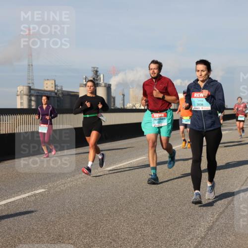03.10.2025 - Köhlbrandbrückenlauf Lena Gebhardt http://msf.ph/oto/9133049 03.10.2025 09:50:58 Position 2 3177, 3838 meine-sportfotos.de