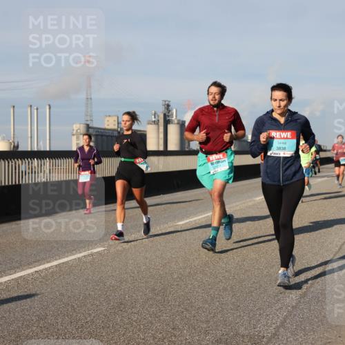 03.10.2025 - Köhlbrandbrückenlauf Lena Gebhardt http://msf.ph/oto/9133052 03.10.2025 09:50:58 Position 2 3177, 3838 meine-sportfotos.de