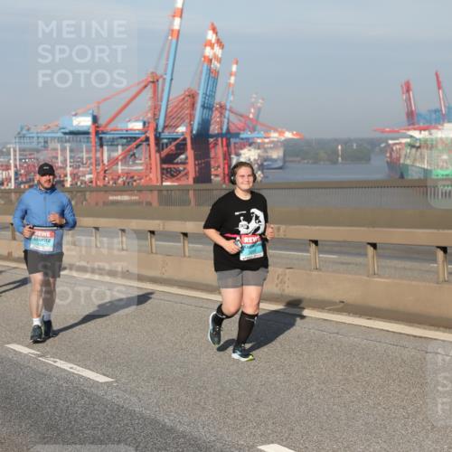 03.10.2025 - Köhlbrandbrückenlauf Yannick Fuchs http://msf.ph/oto/9133055 03.10.2025 09:05:34 Position 2  meine-sportfotos.de
