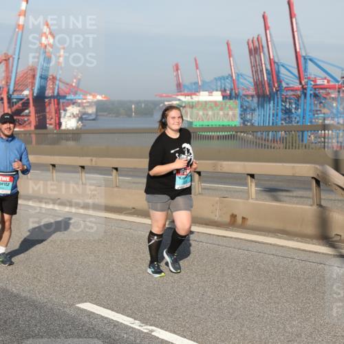 03.10.2025 - Köhlbrandbrückenlauf Yannick Fuchs http://msf.ph/oto/9133075 03.10.2025 09:05:35 Position 2  meine-sportfotos.de