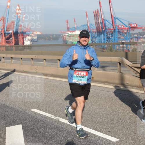 03.10.2025 - Köhlbrandbrückenlauf Yannick Fuchs http://msf.ph/oto/9133093 03.10.2025 09:05:37 Position 2 2395, 3370 meine-sportfotos.de