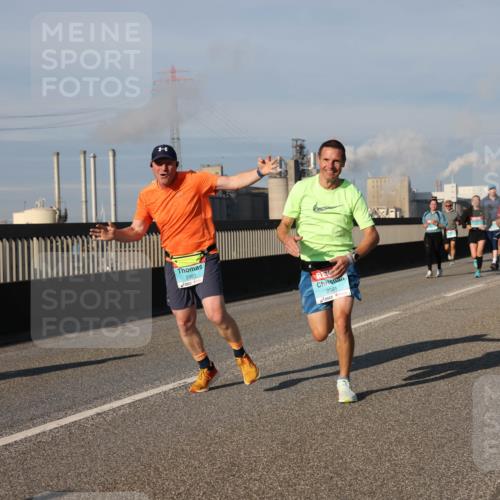 03.10.2025 - Köhlbrandbrückenlauf Lena Gebhardt http://msf.ph/oto/9133095 03.10.2025 09:51:01 Position 2 2983, 2981 meine-sportfotos.de