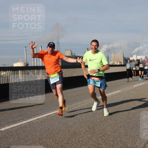 03.10.2025 - Köhlbrandbrückenlauf Lena Gebhardt http://msf.ph/oto/9133100 03.10.2025 09:51:01 Position 2  meine-sportfotos.de