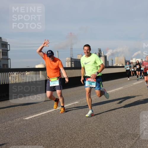 03.10.2025 - Köhlbrandbrückenlauf Lena Gebhardt http://msf.ph/oto/9133114 03.10.2025 09:51:01 Position 2 2981 meine-sportfotos.de