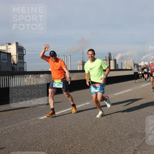 03.10.2025 - Köhlbrandbrückenlauf Lena Gebhardt http://msf.ph/oto/9133119 03.10.2025 09:51:01 Position 2  meine-sportfotos.de