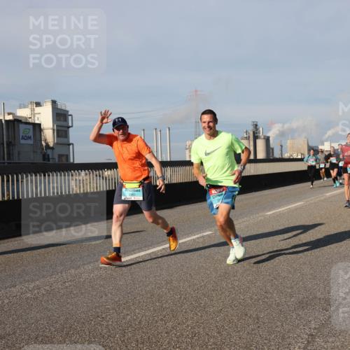 03.10.2025 - Köhlbrandbrückenlauf Lena Gebhardt http://msf.ph/oto/9133122 03.10.2025 09:51:01 Position 2 2983 meine-sportfotos.de
