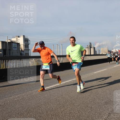 03.10.2025 - Köhlbrandbrückenlauf Lena Gebhardt http://msf.ph/oto/9133125 03.10.2025 09:51:01 Position 2  meine-sportfotos.de