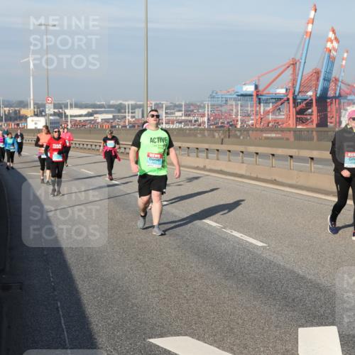03.10.2025 - Köhlbrandbrückenlauf Yannick Fuchs http://msf.ph/oto/9133126 03.10.2025 09:05:39 Position 2 2394 meine-sportfotos.de