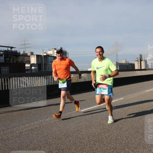 03.10.2025 - Köhlbrandbrückenlauf Lena Gebhardt http://msf.ph/oto/9133139 03.10.2025 09:51:02 Position 2 2981 meine-sportfotos.de