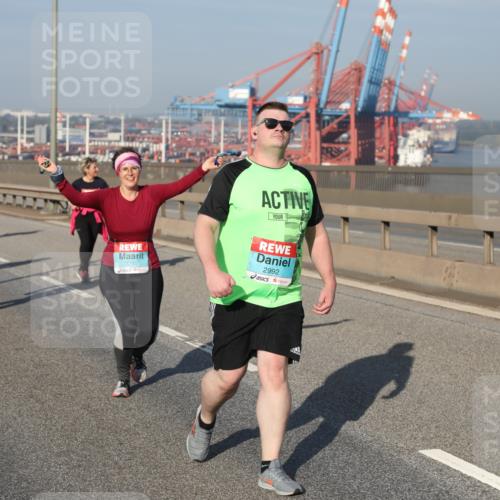 03.10.2025 - Köhlbrandbrückenlauf Yannick Fuchs http://msf.ph/oto/9133157 03.10.2025 09:05:42 Position 2 3284, 2992 meine-sportfotos.de