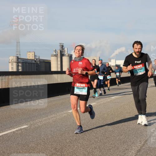 03.10.2025 - Köhlbrandbrückenlauf Lena Gebhardt http://msf.ph/oto/9133160 03.10.2025 09:51:03 Position 2 1363, 336 meine-sportfotos.de