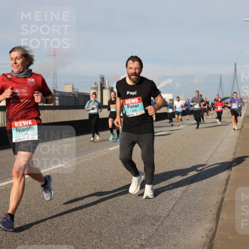 03.10.2025 - Köhlbrandbrückenlauf Lena Gebhardt http://msf.ph/oto/9133174 03.10.2025 09:51:04 Position 2 1363, 1336 meine-sportfotos.de