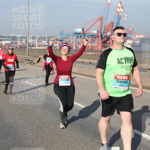 03.10.2025 - Köhlbrandbrückenlauf Yannick Fuchs http://msf.ph/oto/9133176 03.10.2025 09:05:42 Position 2 3284, 2992 meine-sportfotos.de
