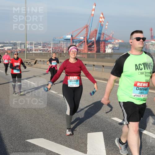 03.10.2025 - Köhlbrandbrückenlauf Yannick Fuchs http://msf.ph/oto/9133192 03.10.2025 09:05:43 Position 2 3284, 2992 meine-sportfotos.de