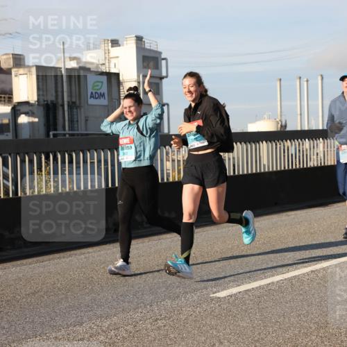 03.10.2025 - Köhlbrandbrückenlauf Lena Gebhardt http://msf.ph/oto/9133214 03.10.2025 09:51:06 Position 2 3361, 62 meine-sportfotos.de