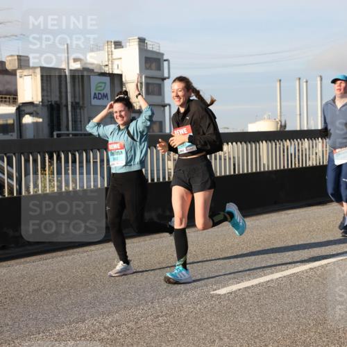 03.10.2025 - Köhlbrandbrückenlauf Lena Gebhardt http://msf.ph/oto/9133215 03.10.2025 09:51:06 Position 2 362 meine-sportfotos.de