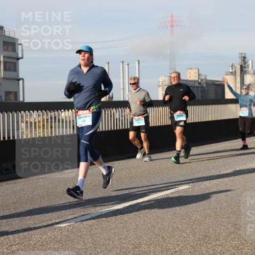 03.10.2025 - Köhlbrandbrückenlauf Lena Gebhardt http://msf.ph/oto/9133227 03.10.2025 09:51:07 Position 2 1364 meine-sportfotos.de