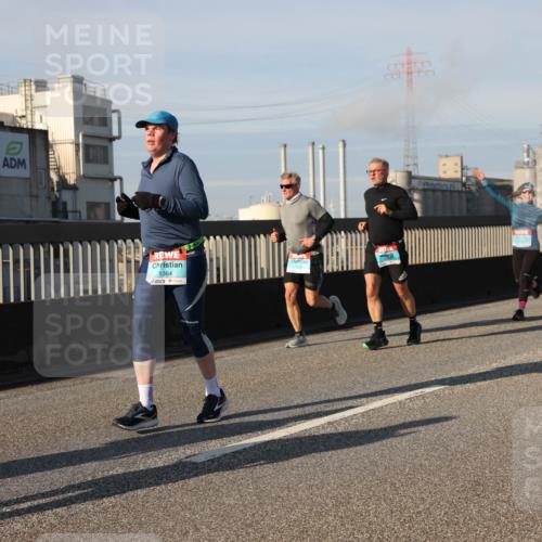 03.10.2025 - Köhlbrandbrückenlauf Lena Gebhardt http://msf.ph/oto/9133231 03.10.2025 09:51:07 Position 2 1364 meine-sportfotos.de