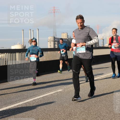 03.10.2025 - Köhlbrandbrückenlauf Lena Gebhardt http://msf.ph/oto/9133256 03.10.2025 09:51:08 Position 2 1172 meine-sportfotos.de