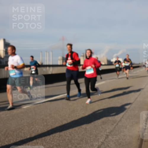 03.10.2025 - Köhlbrandbrückenlauf Lena Gebhardt http://msf.ph/oto/9133287 03.10.2025 09:51:10 Position 2  meine-sportfotos.de