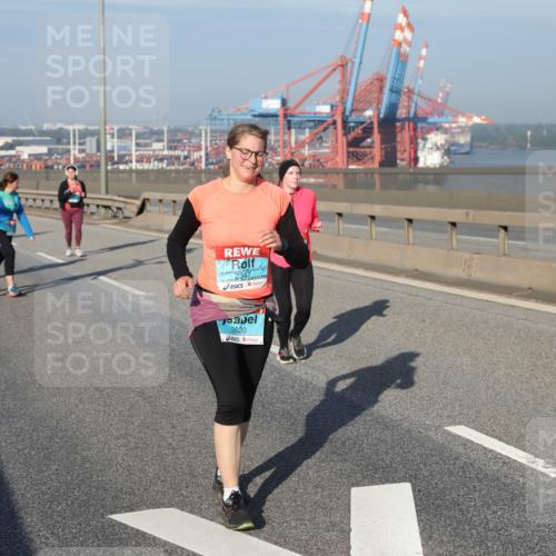 03.10.2025 - Köhlbrandbrückenlauf Yannick Fuchs http://msf.ph/oto/9133292 03.10.2025 09:05:49 Position 2 3, 2620 meine-sportfotos.de