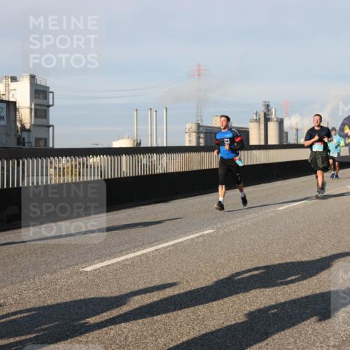 03.10.2025 - Köhlbrandbrückenlauf Lena Gebhardt http://msf.ph/oto/9133300 03.10.2025 09:51:11 Position 2  meine-sportfotos.de