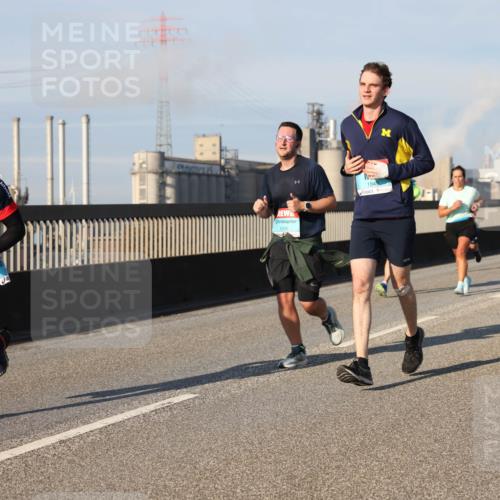 03.10.2025 - Köhlbrandbrückenlauf Lena Gebhardt http://msf.ph/oto/9133309 03.10.2025 09:51:12 Position 2 1506, 1845, 1238 meine-sportfotos.de