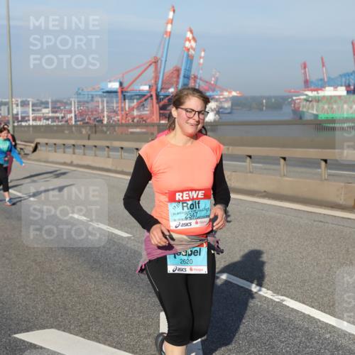 03.10.2025 - Köhlbrandbrückenlauf Yannick Fuchs http://msf.ph/oto/9133310 03.10.2025 09:05:50 Position 2 234, 2620 meine-sportfotos.de