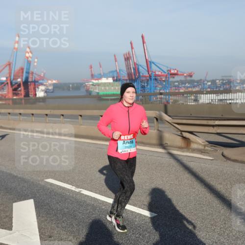 03.10.2025 - Köhlbrandbrückenlauf Yannick Fuchs http://msf.ph/oto/9133323 03.10.2025 09:05:52 Position 2 2429 meine-sportfotos.de