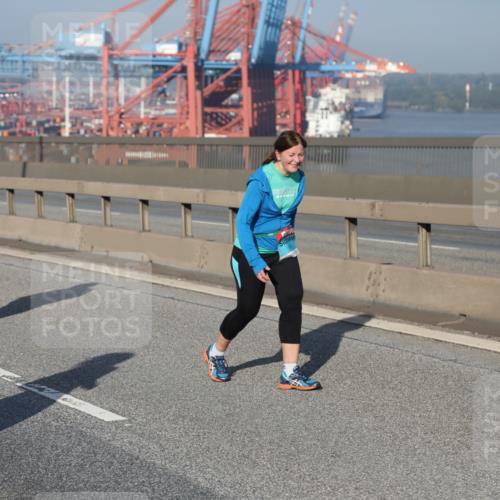03.10.2025 - Köhlbrandbrückenlauf Yannick Fuchs http://msf.ph/oto/9133347 03.10.2025 09:05:54 Position 2 2531 meine-sportfotos.de