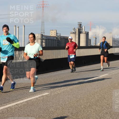 03.10.2025 - Köhlbrandbrückenlauf Lena Gebhardt http://msf.ph/oto/9133348 03.10.2025 09:51:15 Position 2  meine-sportfotos.de