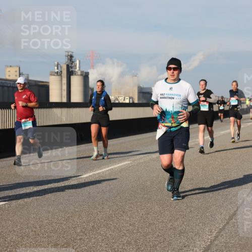 03.10.2025 - Köhlbrandbrückenlauf Lena Gebhardt http://msf.ph/oto/9133350 03.10.2025 09:51:16 Position 2  meine-sportfotos.de