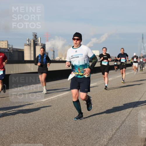 03.10.2025 - Köhlbrandbrückenlauf Lena Gebhardt http://msf.ph/oto/9133353 03.10.2025 09:51:16 Position 2  meine-sportfotos.de