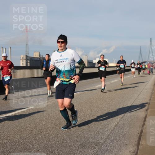 03.10.2025 - Köhlbrandbrückenlauf Lena Gebhardt http://msf.ph/oto/9133370 03.10.2025 09:51:17 Position 2  meine-sportfotos.de
