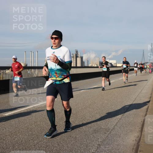 03.10.2025 - Köhlbrandbrückenlauf Lena Gebhardt http://msf.ph/oto/9133377 03.10.2025 09:51:17 Position 2  meine-sportfotos.de