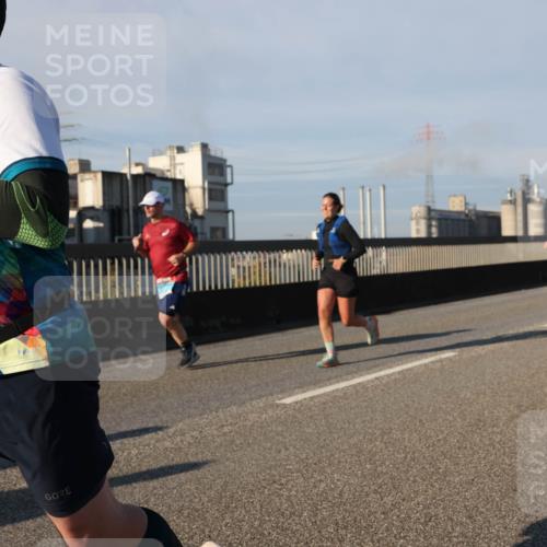 03.10.2025 - Köhlbrandbrückenlauf Lena Gebhardt http://msf.ph/oto/9133395 03.10.2025 09:51:18 Position 2  meine-sportfotos.de