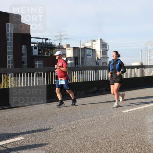 03.10.2025 - Köhlbrandbrückenlauf Lena Gebhardt http://msf.ph/oto/9133401 03.10.2025 09:51:18 Position 2 1533 meine-sportfotos.de