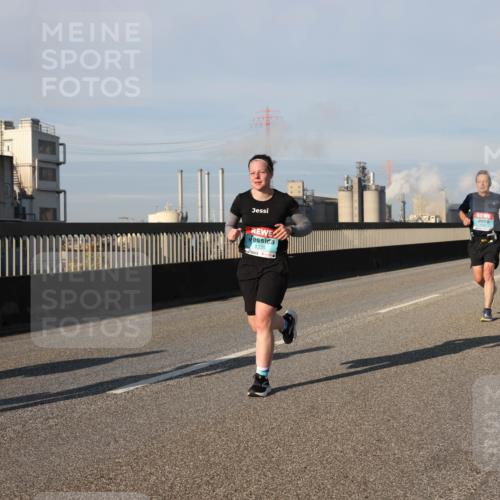 03.10.2025 - Köhlbrandbrückenlauf Lena Gebhardt http://msf.ph/oto/9133409 03.10.2025 09:51:19 Position 2 1335 meine-sportfotos.de