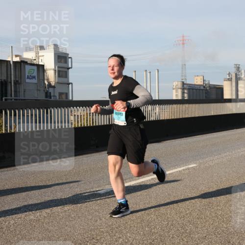 03.10.2025 - Köhlbrandbrückenlauf Lena Gebhardt http://msf.ph/oto/9133416 03.10.2025 09:51:20 Position 2 1739 meine-sportfotos.de