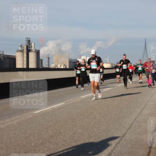 03.10.2025 - Köhlbrandbrückenlauf Lena Gebhardt http://msf.ph/oto/9133446 03.10.2025 09:51:22 Position 2  meine-sportfotos.de