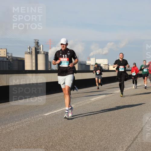 03.10.2025 - Köhlbrandbrückenlauf Lena Gebhardt http://msf.ph/oto/9133451 03.10.2025 09:51:23 Position 2 11, 2431 meine-sportfotos.de