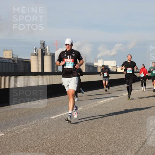 03.10.2025 - Köhlbrandbrückenlauf Lena Gebhardt http://msf.ph/oto/9133455 03.10.2025 09:51:23 Position 2 2431 meine-sportfotos.de