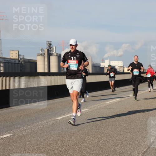 03.10.2025 - Köhlbrandbrückenlauf Lena Gebhardt http://msf.ph/oto/9133459 03.10.2025 09:51:23 Position 2 11, 2431 meine-sportfotos.de